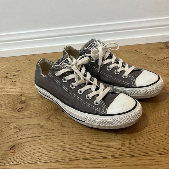 grey converse size 10
